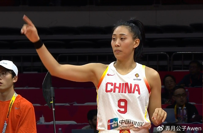 中国女篮锋线困境：唐子婷表现低迷，宫鲁鸣用