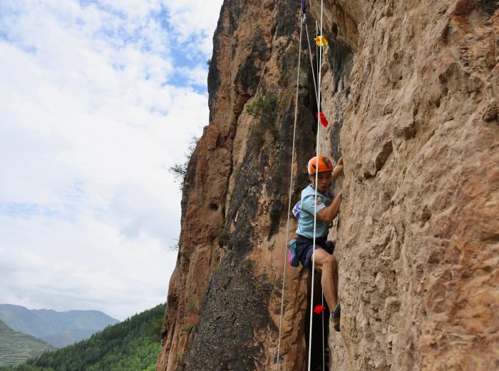 石榴杯首站落幕：一家三口齐上阵，黄尚平携家