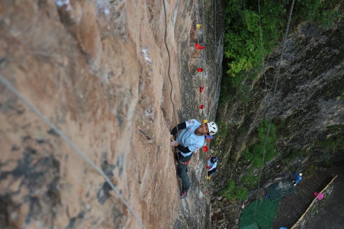 石榴杯首站落幕:一家三口齐上阵,黄尚平携家