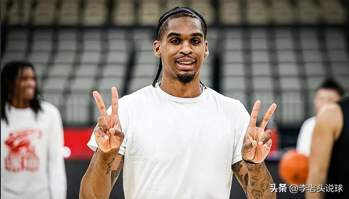 深圳队签下巴克·克里斯托弗 防守篮板得分靠谱