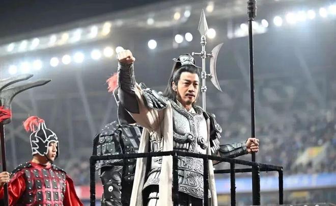 宿迁主场迎战南京队 何润东化身项羽引爆球迷热